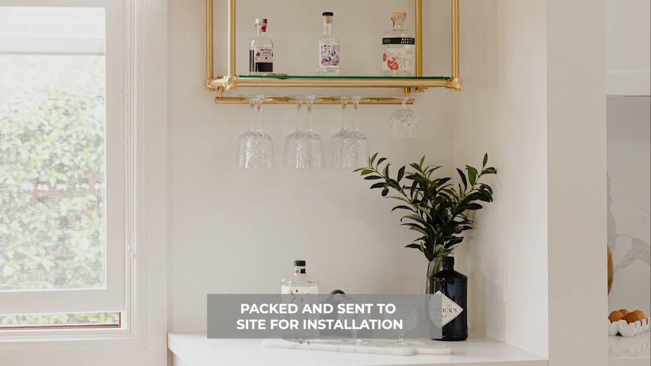 Adamas aged bronze wall light screenshot 1